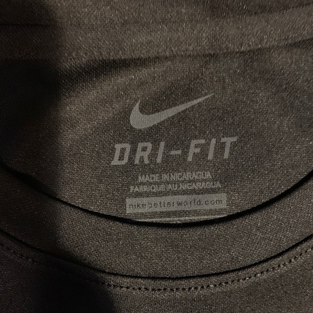 Nike Dri-Fit Youth XL football/soccer shirt - Picture 3 of 4
